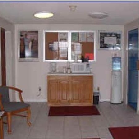 Port Lodge Motel Пуласкі Екстер'єр фото