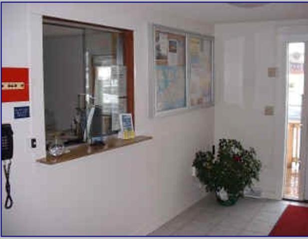 Port Lodge Motel Пуласкі Екстер'єр фото