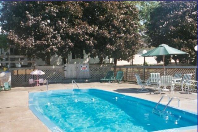 Port Lodge Motel Пуласкі Екстер'єр фото