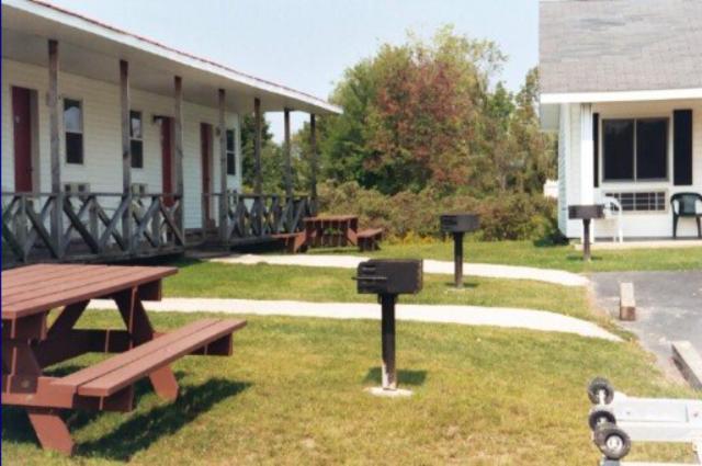 Port Lodge Motel Пуласкі Екстер'єр фото