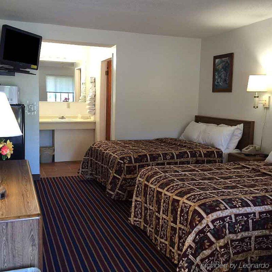 Port Lodge Motel Пуласкі Екстер'єр фото