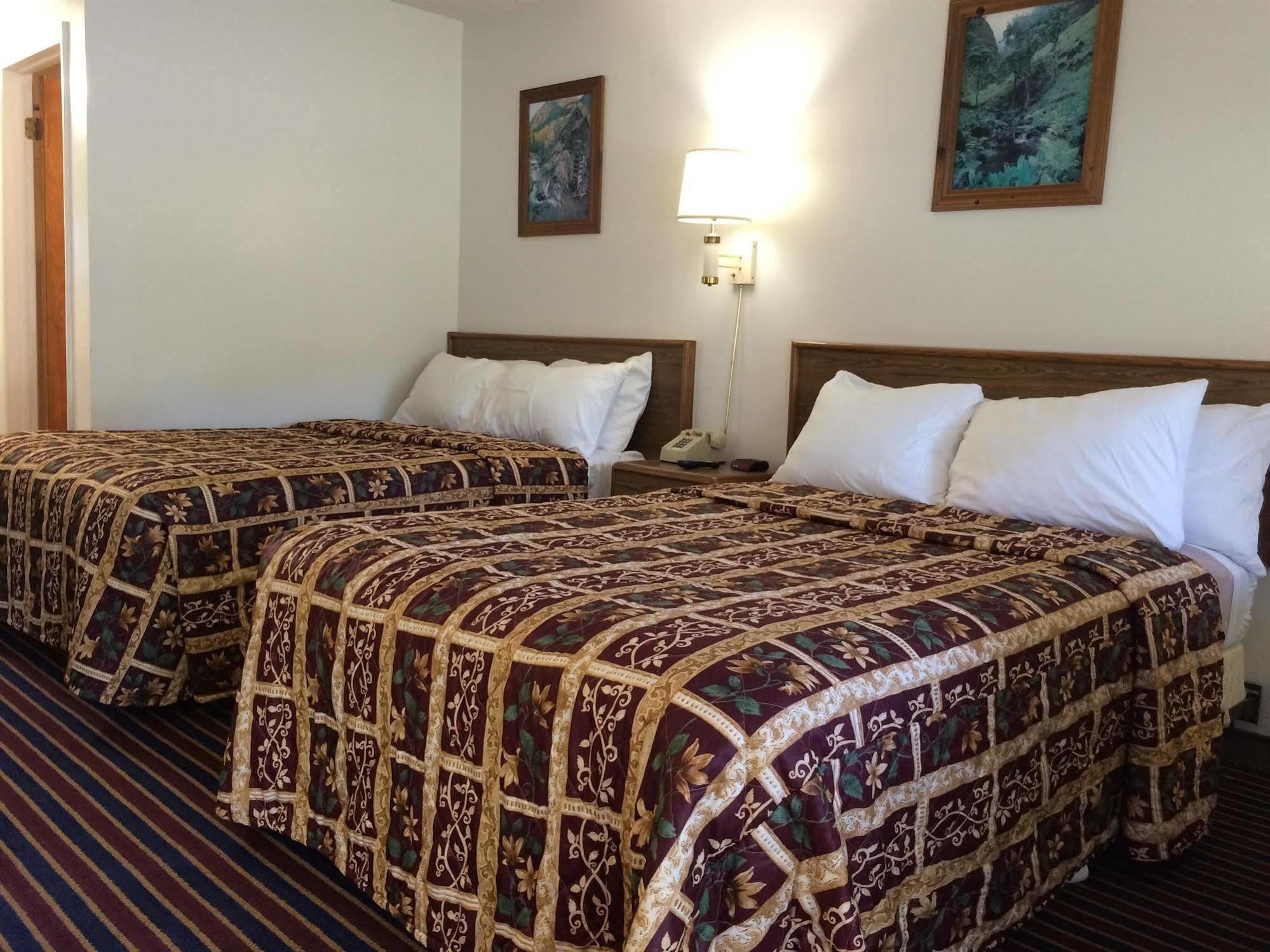 Port Lodge Motel Пуласкі Екстер'єр фото